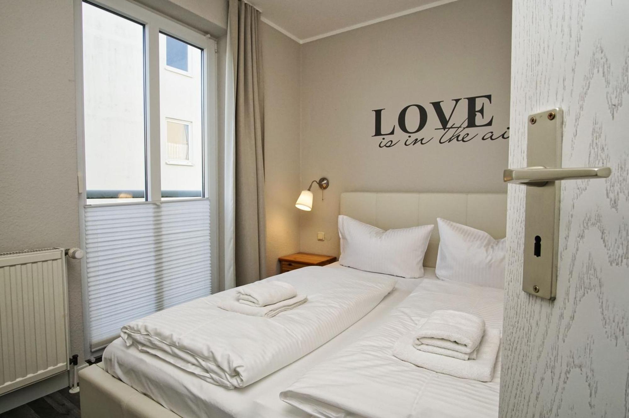 Zentrale Fewo Mit Balkon, Gratis Nutzung Vom Ahoi Erlebnisbad Und Sauna In Sellin - Villa Buskam Fewo 27 Goehren  Exterior foto